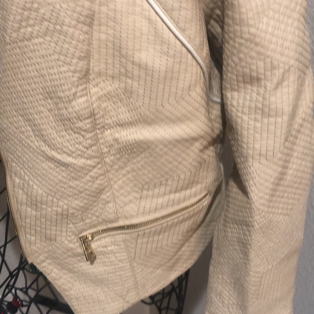 Jacket - Picture 4 of 4